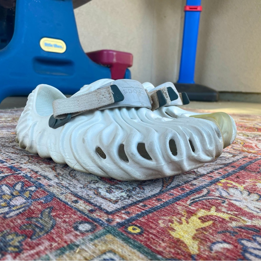 Crocs Salehe pollen men’s 8 women’s 10 white supreme